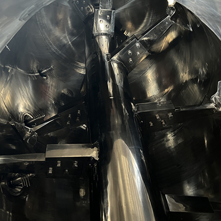 Shuanglong entrega com sucesso o primeiro misturador tipo arado/reator de 20 m³ da China para a indústria de sabão de cálcio