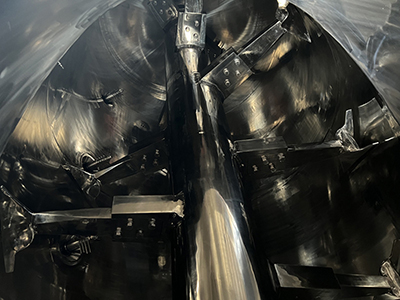 Shuanglong entrega com sucesso o primeiro misturador tipo arado/reator de 20 m³ da China para a indústria de sabão de cálcio